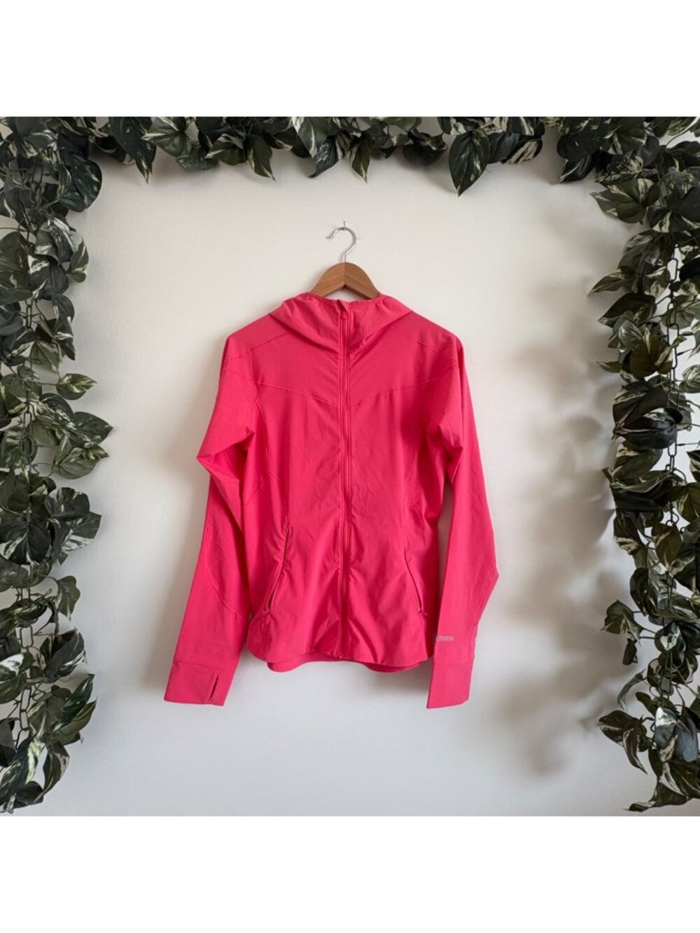 Lululemon Athletic Mist Over Windbreaker Lip Gloss Women’s Size 6